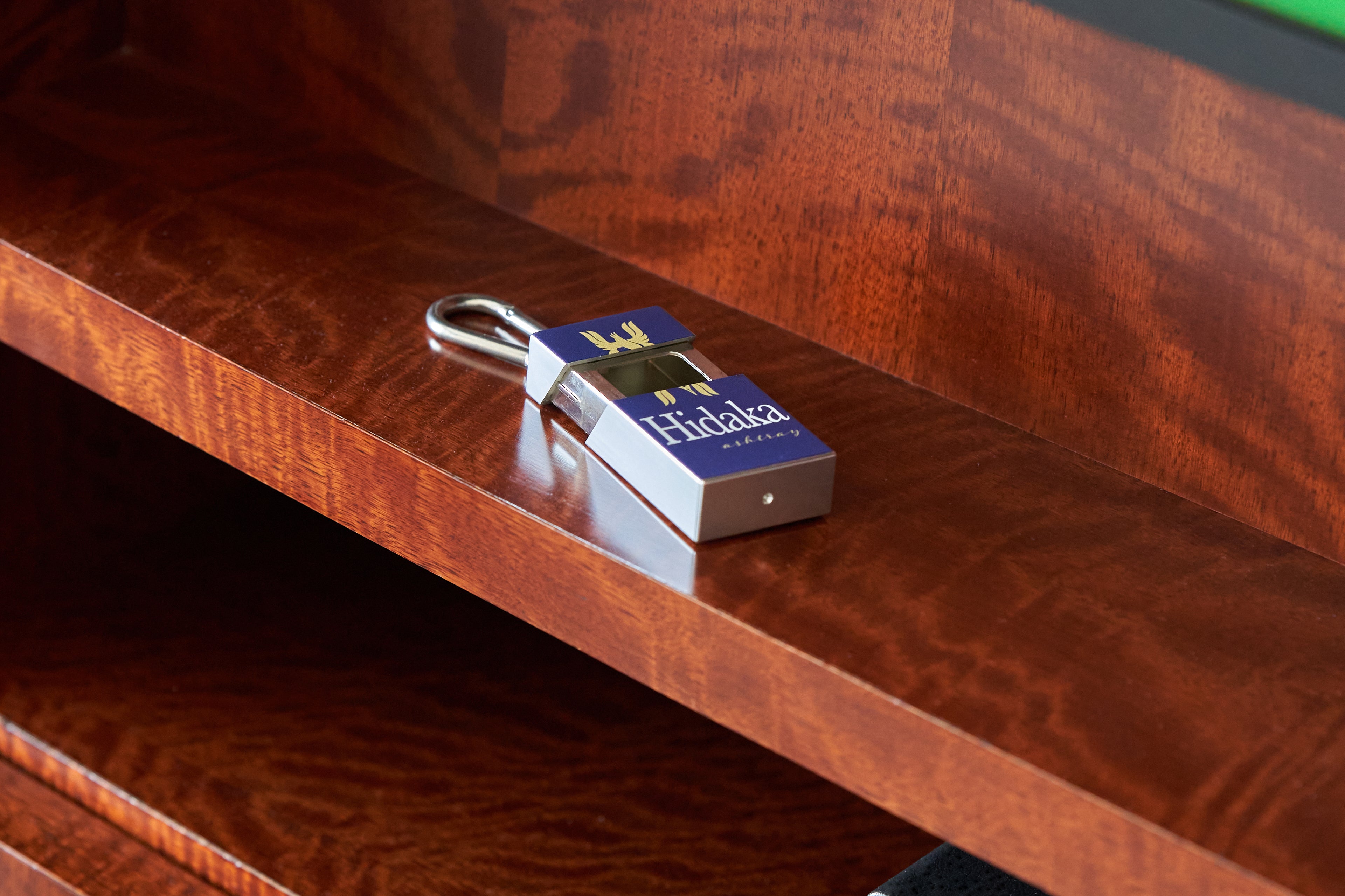 HIDAKA / PORTABLE ASHTRAY PEACE