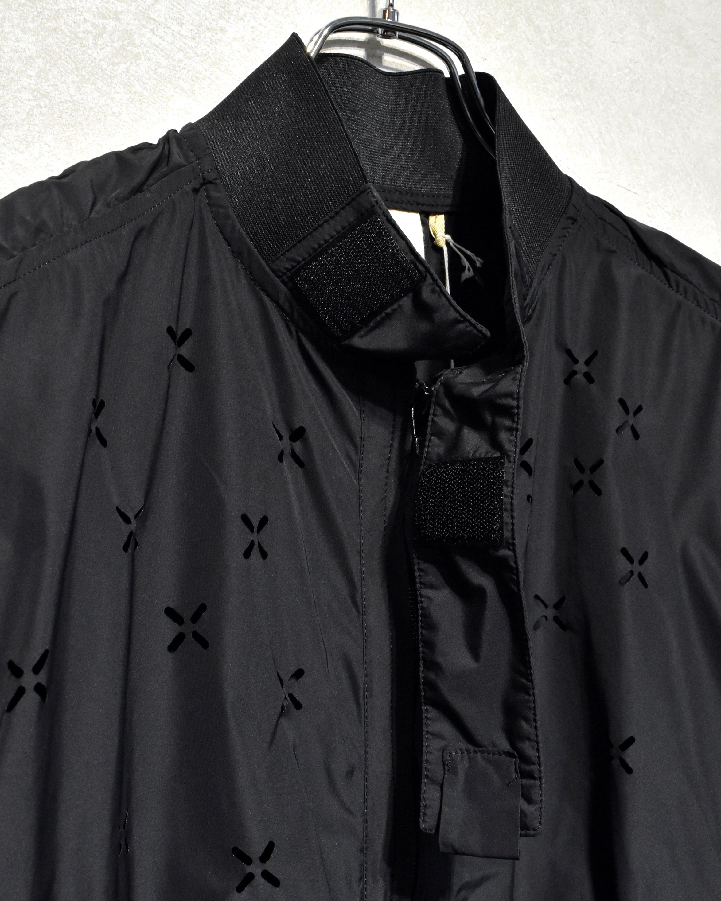 JIAN YE / GUAI BLOUSON (SIEGE) - Black