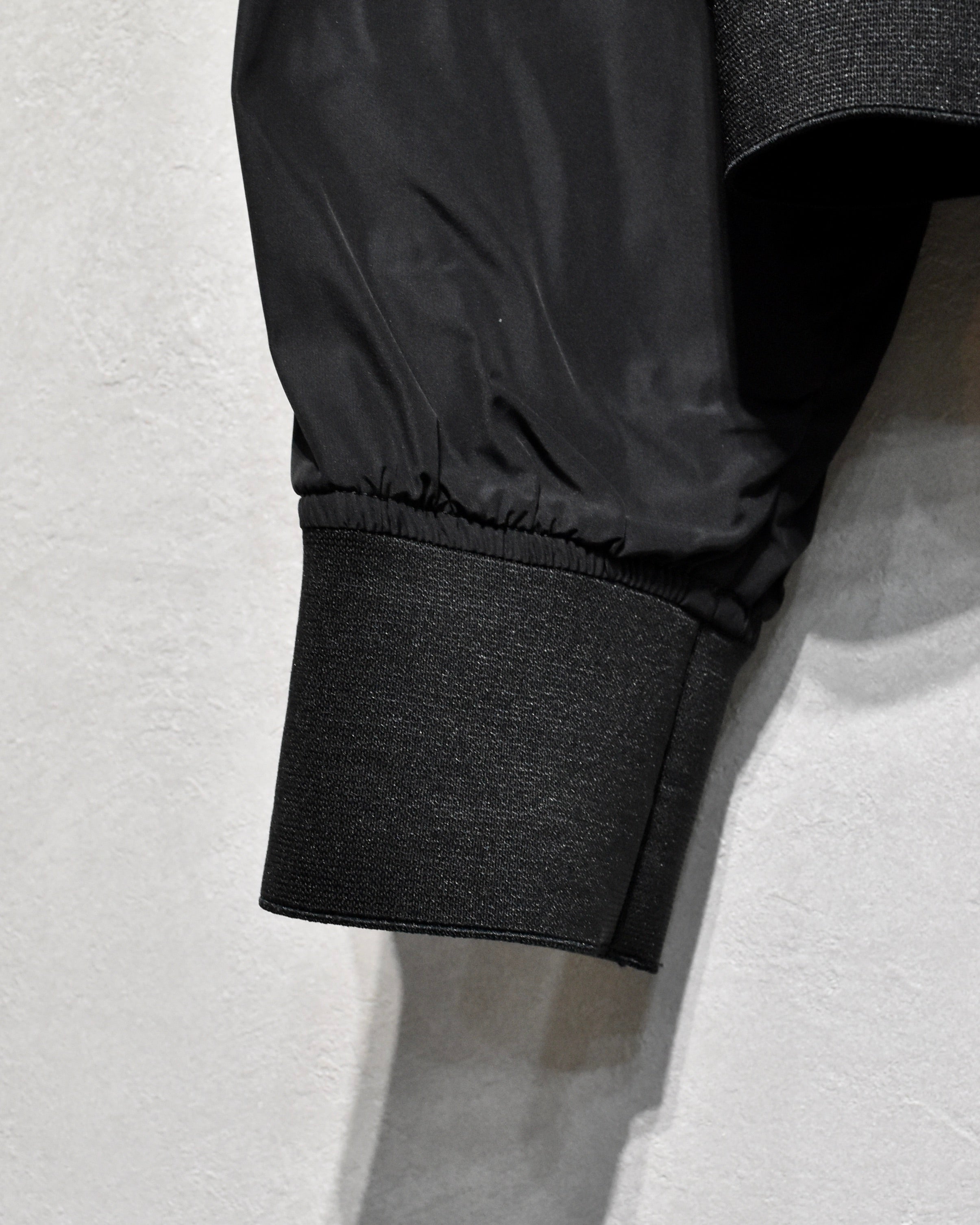 JIAN YE / GUAI BLOUSON (SIEGE) - Black
