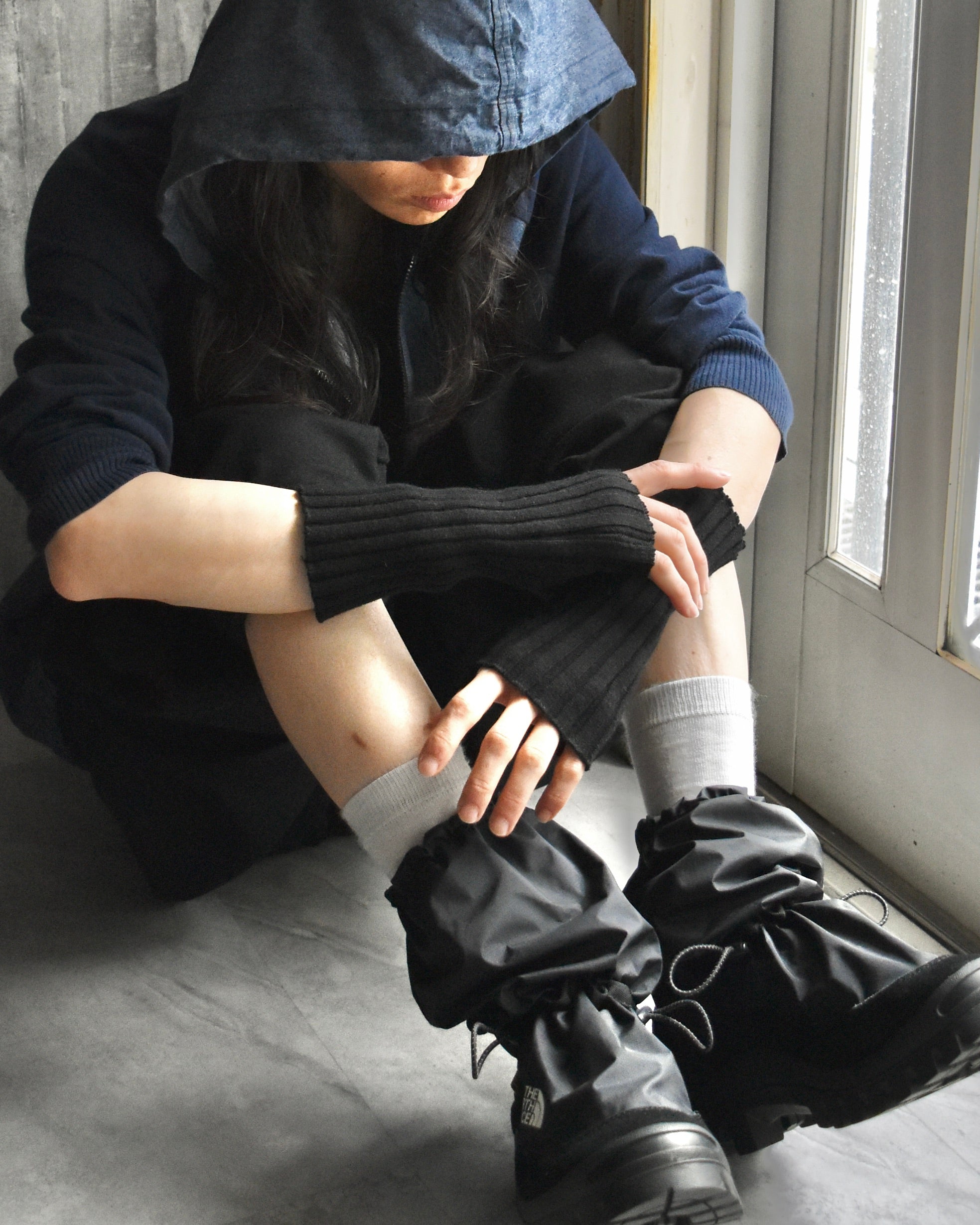 REFOMED / "GUNTE" ARM WARMER - Black