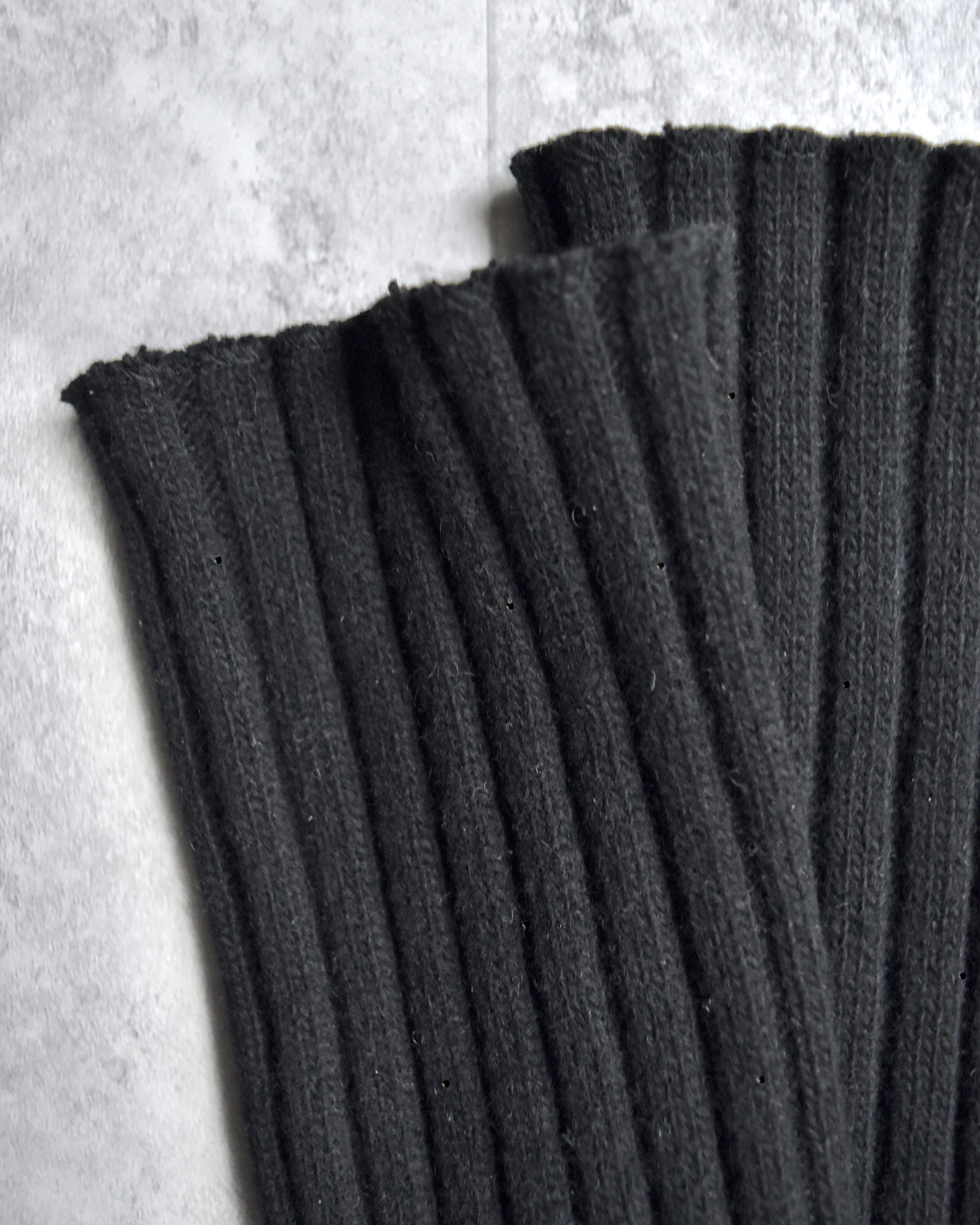 REFOMED / "GUNTE" ARM WARMER - Black