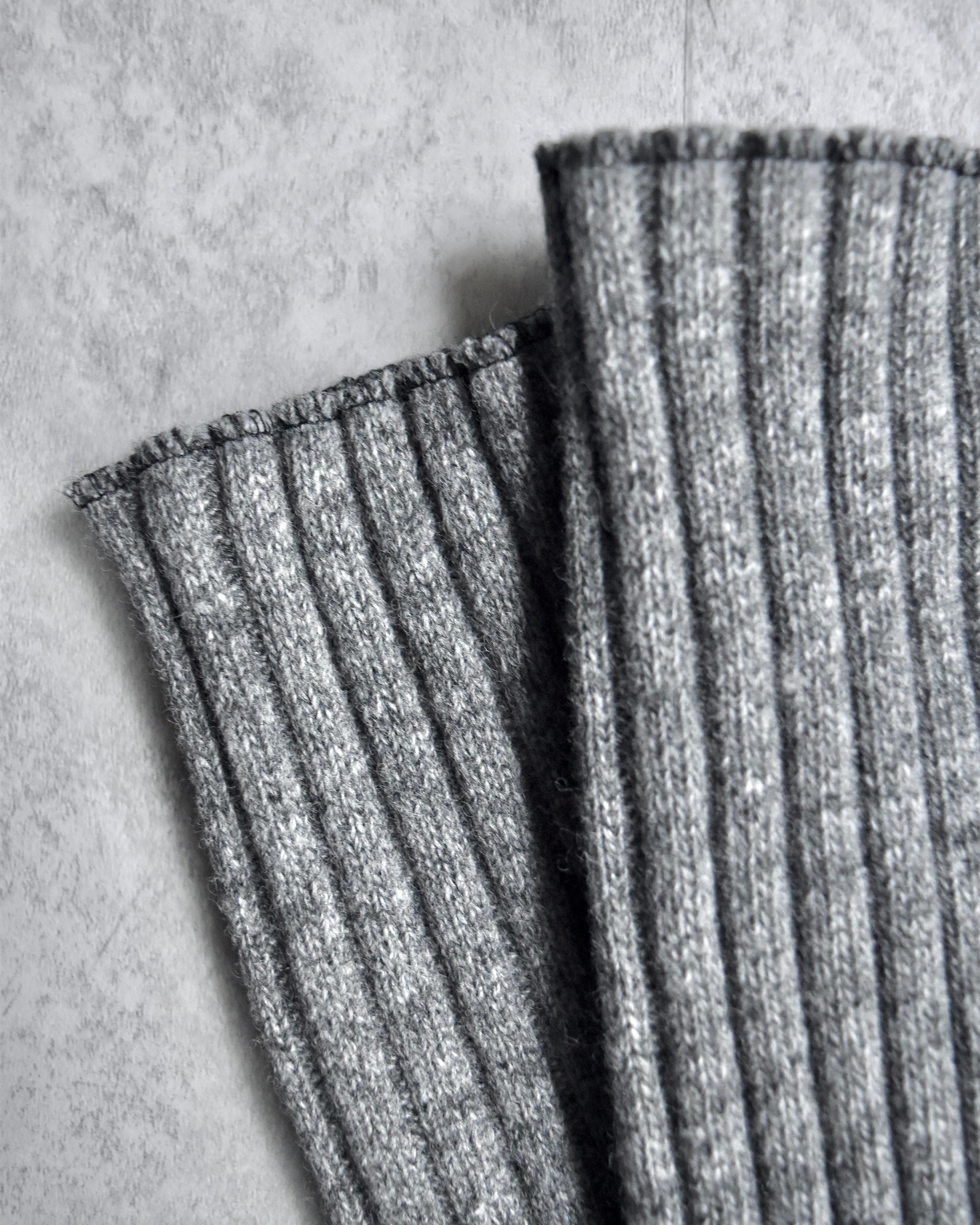REFOMED / "GUNTE" ARM WARMER - Gray