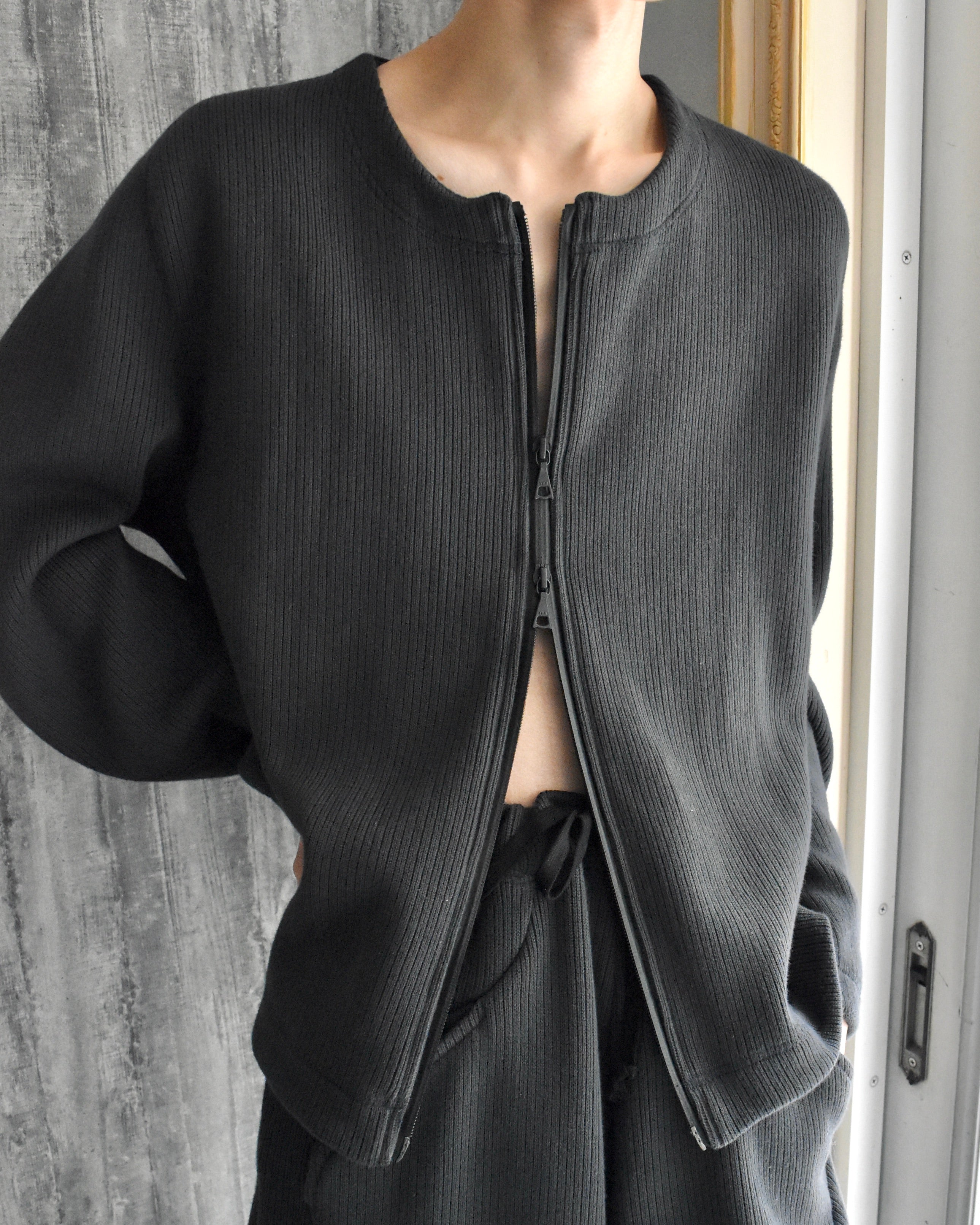 OPPOSE DUALITY / NO COLLAR RIB ZIP TOP - Black