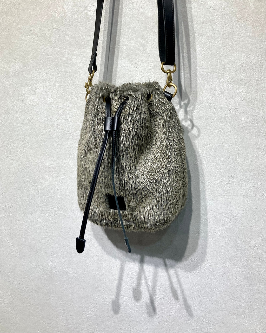 REFOMED / "KINCHAKU" BOA BAG - Greige