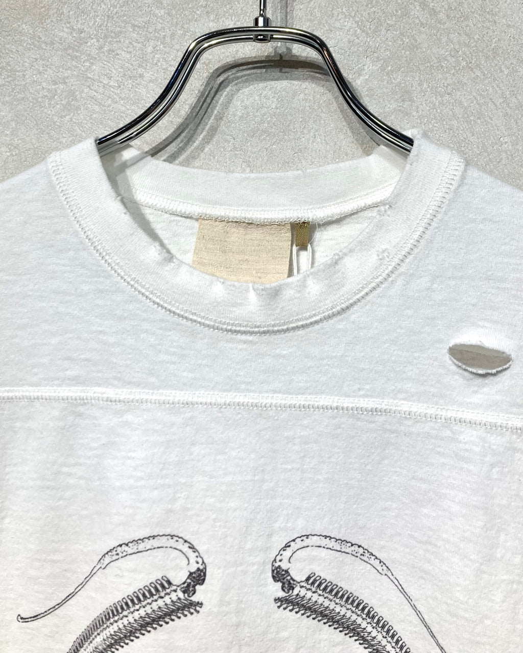 JIAN YE / 25 TEE × JINJINNEEDLE - White