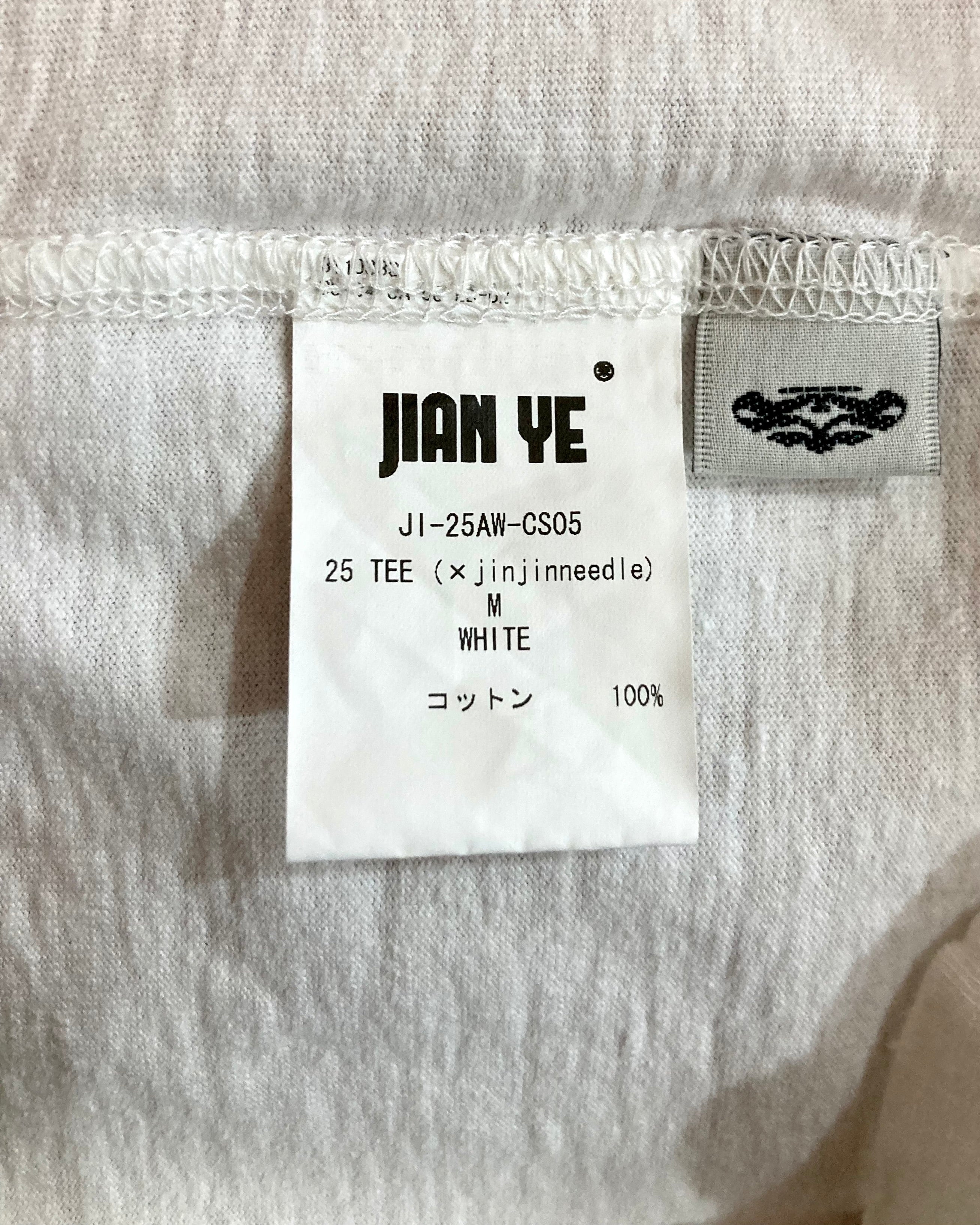 JIAN YE / 25 TEE × JINJINNEEDLE - White
