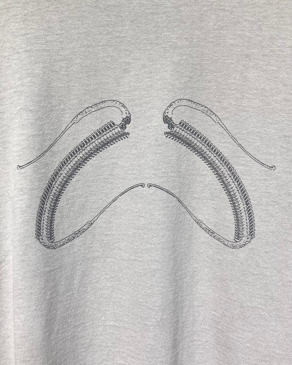 JIAN YE / 25 LS TEE × JINJINNEEDLE - Gray