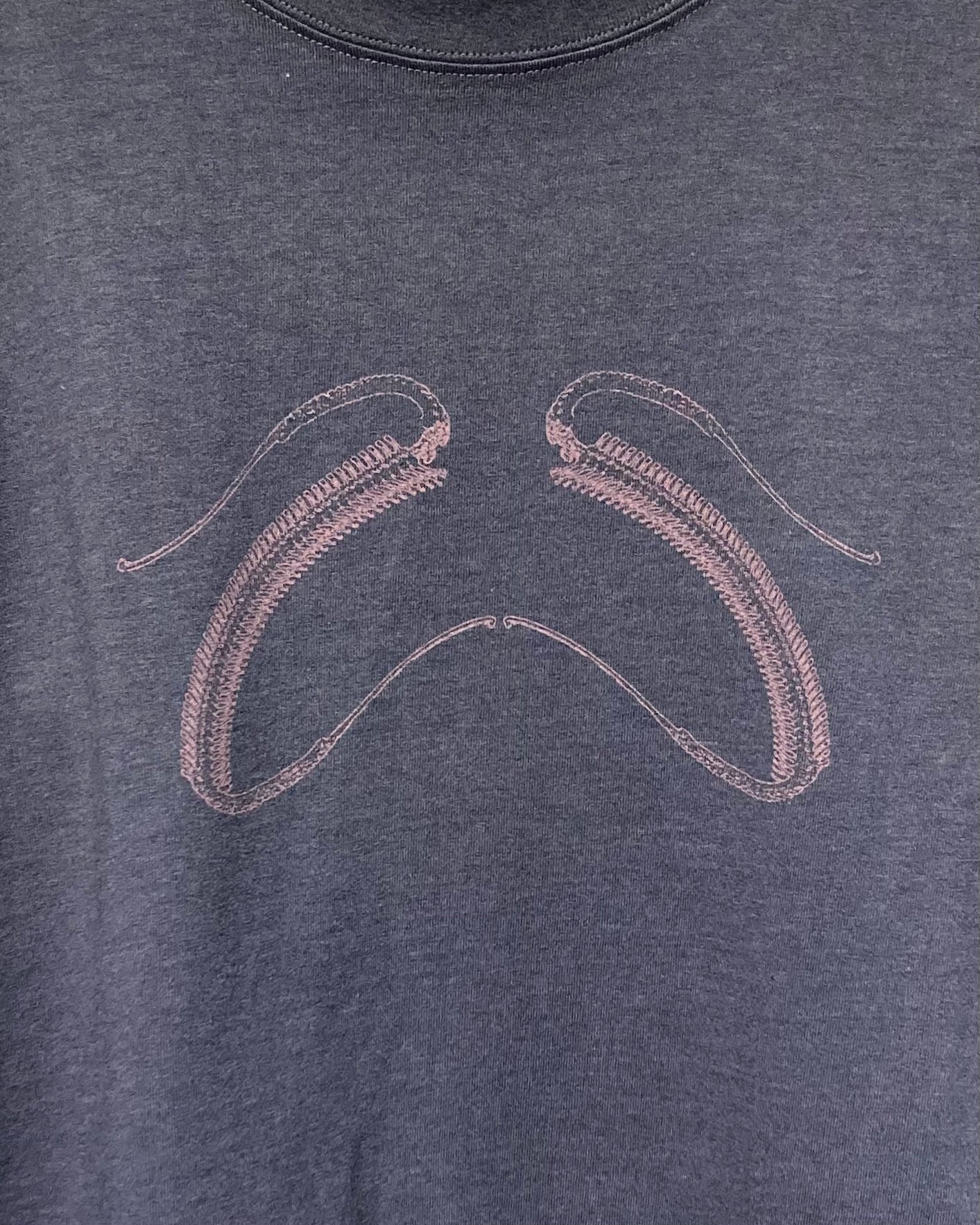 JIAN YE / 25 LS TEE × JINJINNEEDLE - Charcoal