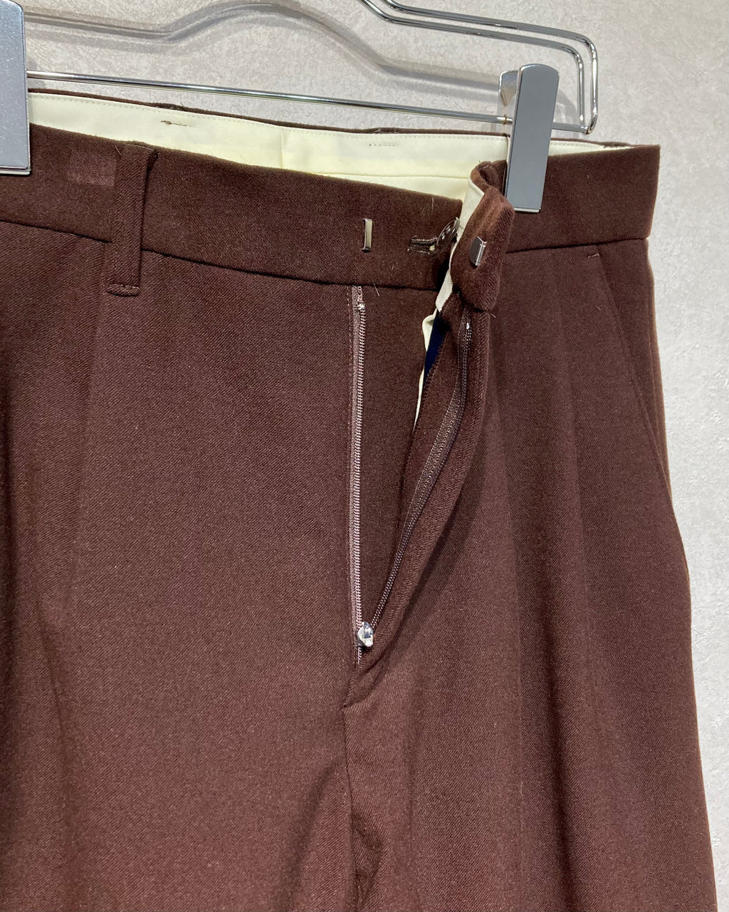 ABELIA EDOWARD GOUCHA / TAPERED SLACKS - Brown