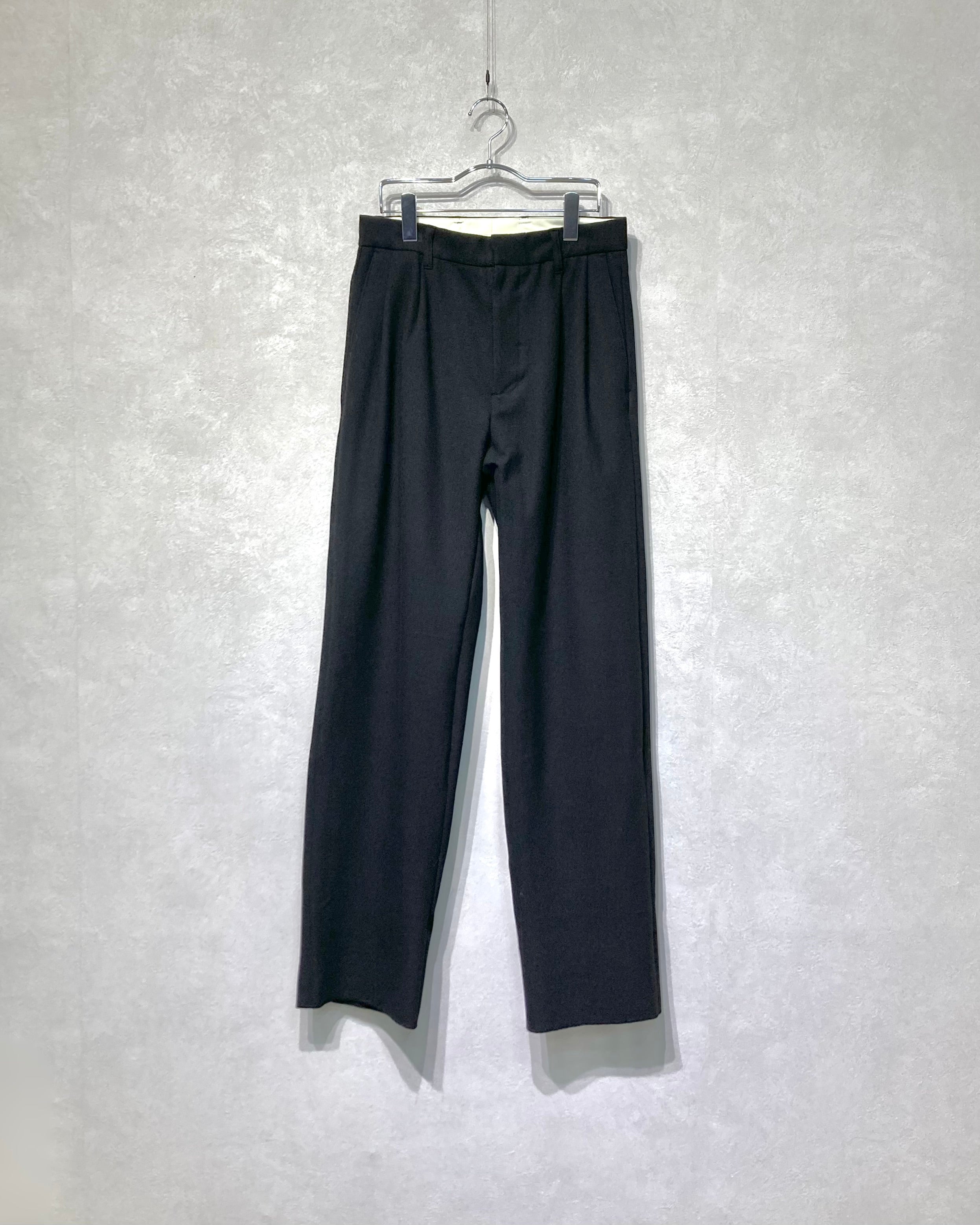 ABELIA EDOWARD GOUCHA / TAPERED SLACKS - Black