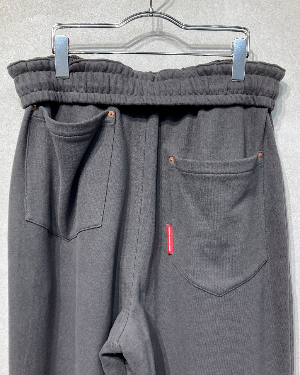 ABELIA EDOWARD GOUCHA / ECHO SWEAT PANTS - Charcoal