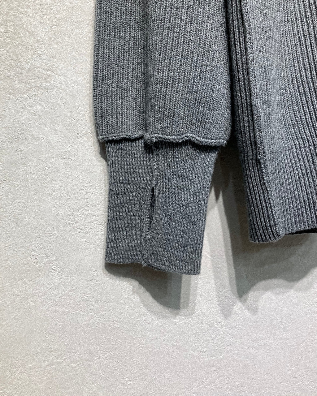 ISSUETHINGS / 25b/96-c-00/Knit - Gray
