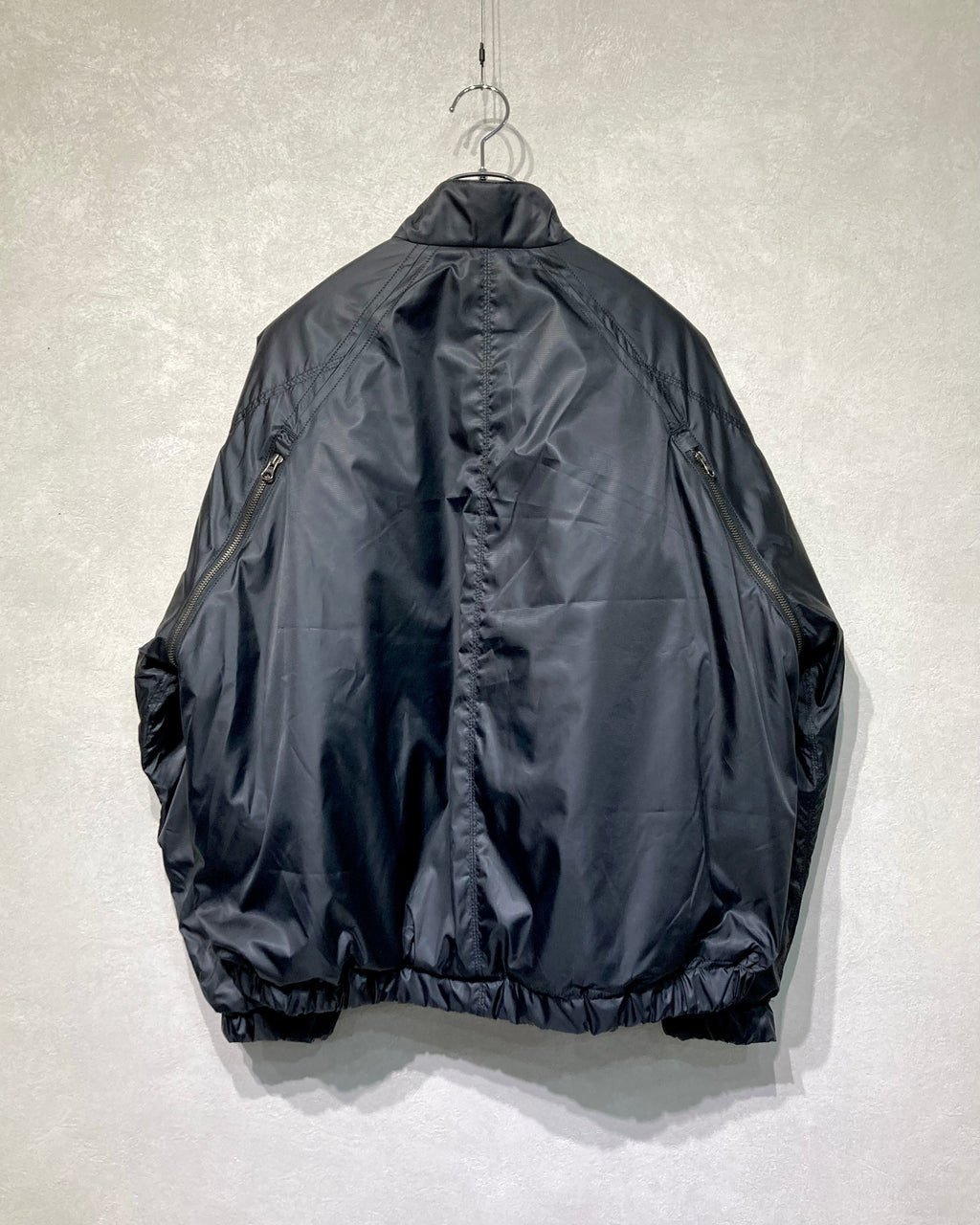 ISSUETHINGS / 25b/89-p/p/p-00/Jacket - Black