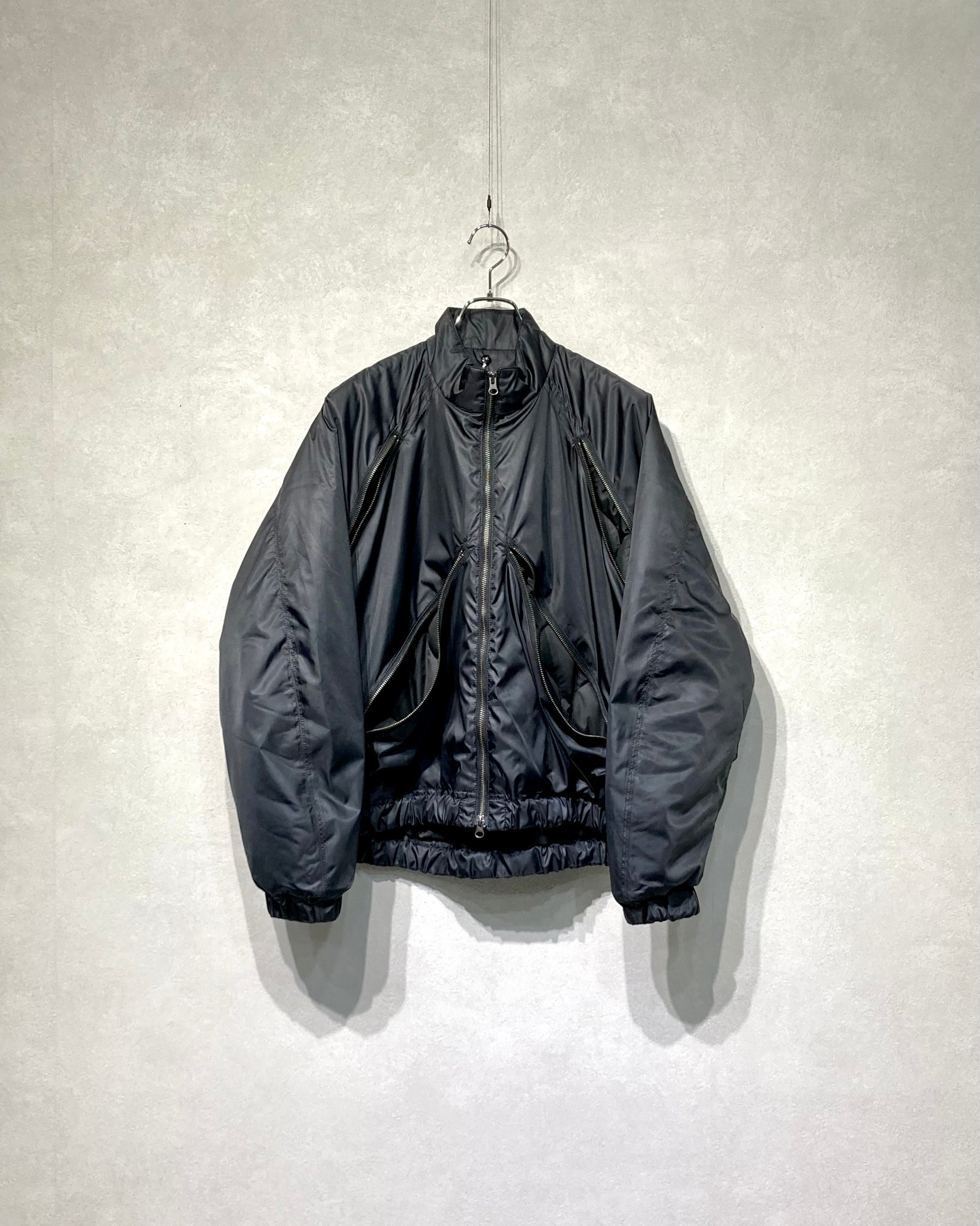 ISSUETHINGS / 25b/89-p/p/p-00/Jacket - Black