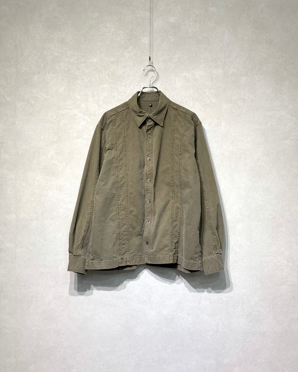 ISSUETHINGS / 25b/92-c-01/Shirt - Olive green