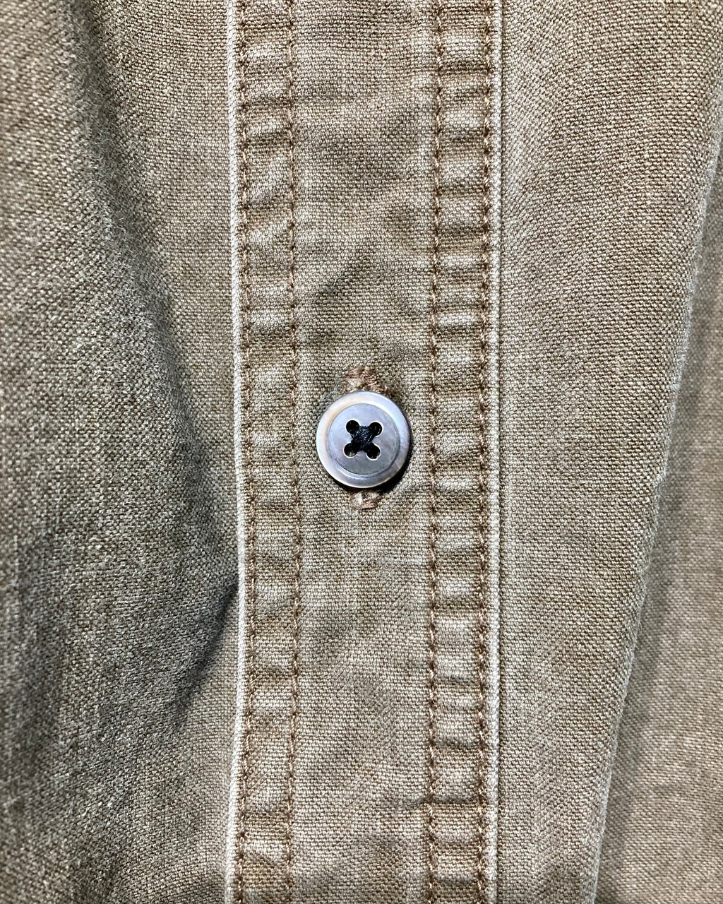 ISSUETHINGS / 25b/92-c-01/Shirt - Olive green