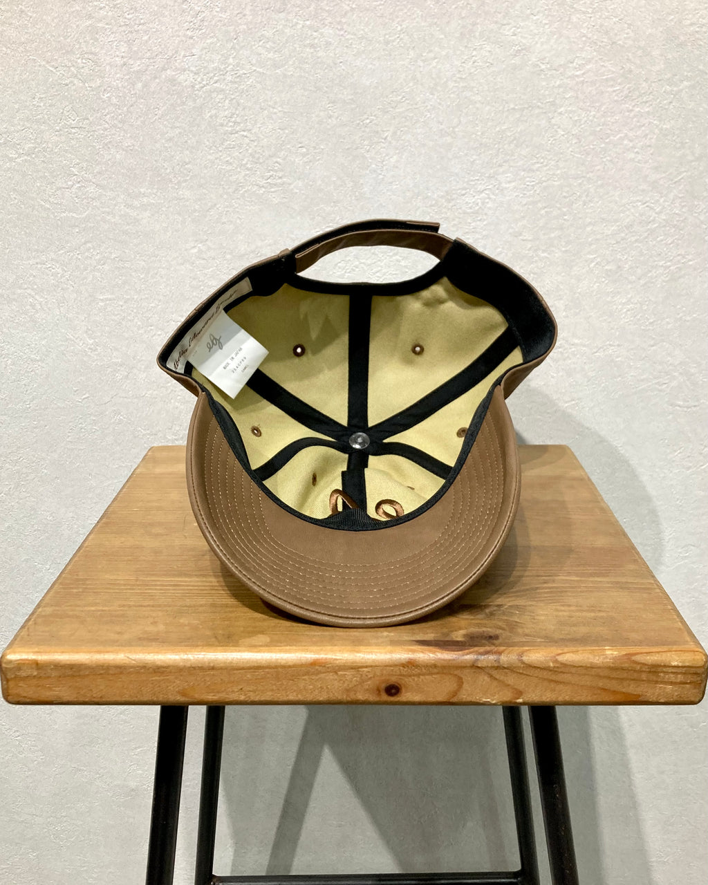 ABELIA EDOWARD GOUCHA / AEG CAP IRREVERSIBLE - Camel