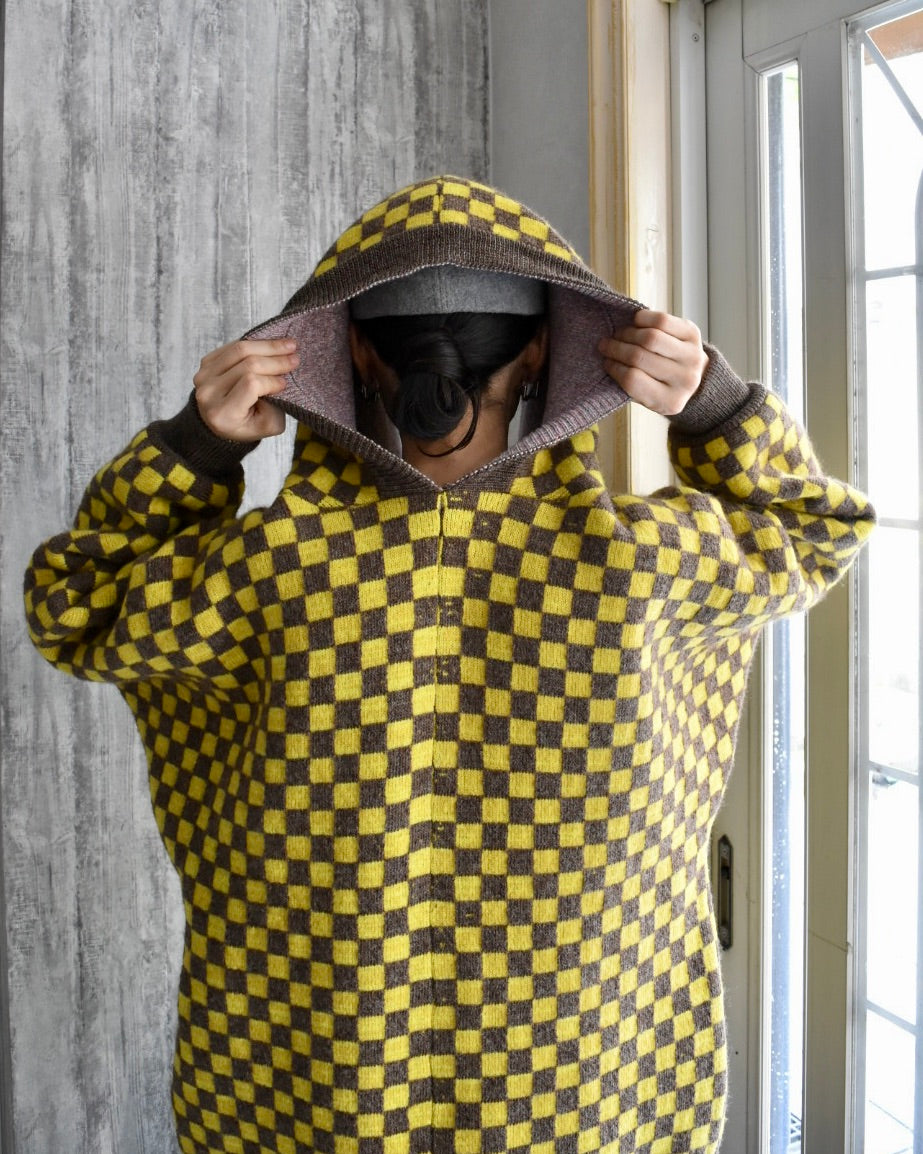 OIRA / REVERSIBLE KNIT HOODIE