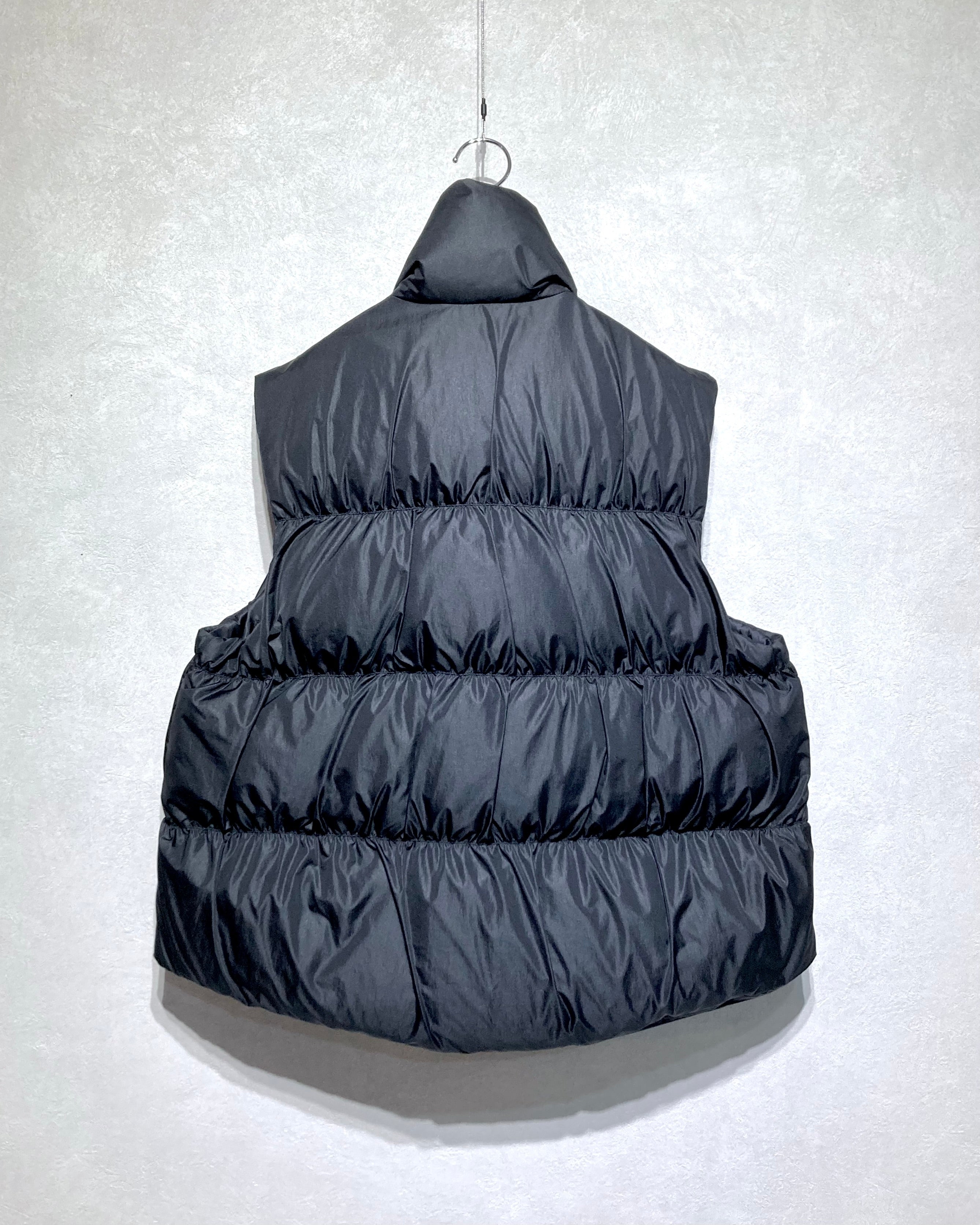 REFOMED / MANUAL DOWN VEST - Black