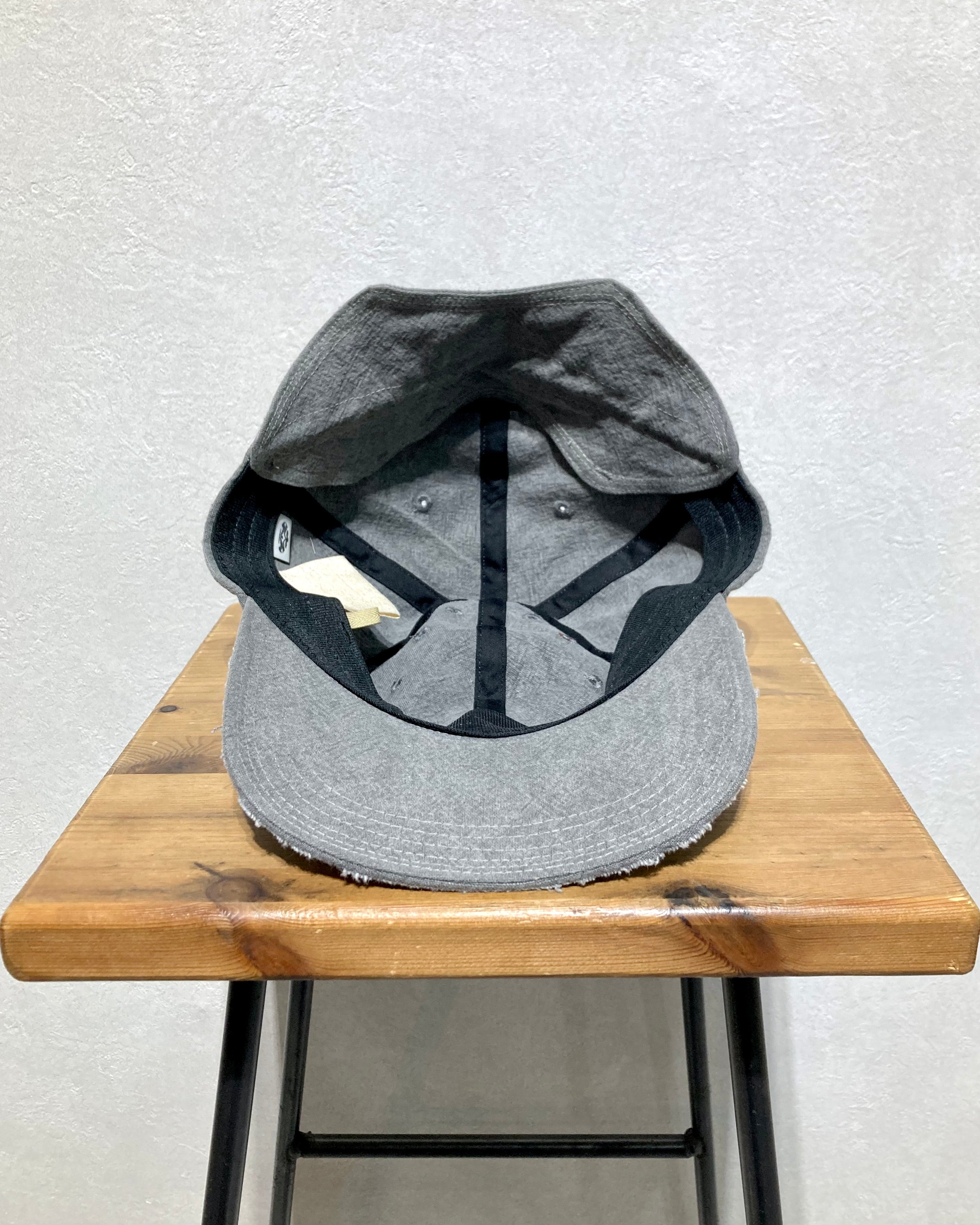 JIAN YE / 朱点童子 CAP - Gray