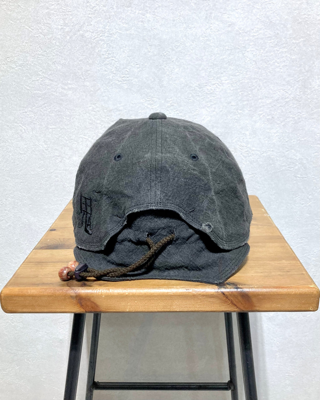 JIAN YE / 朱点童子 CAP - Charcoal