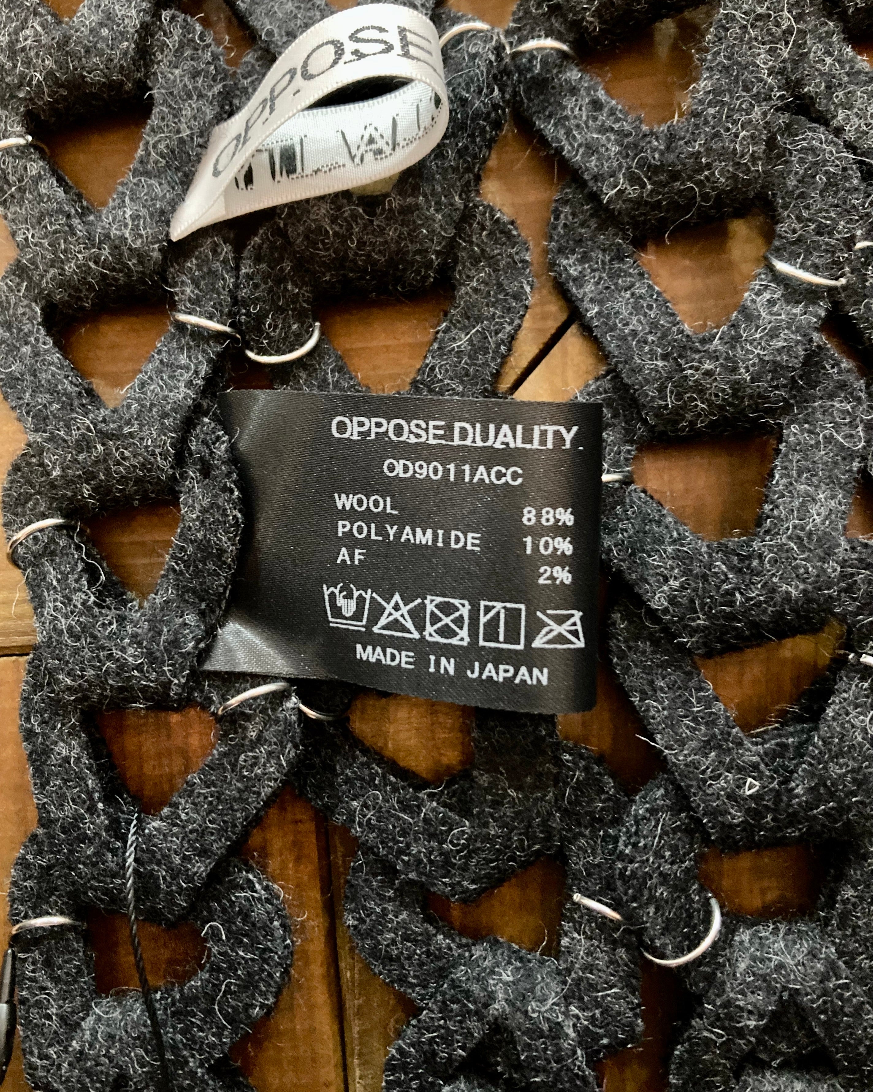 OPPOSE DUALITY / MELTON SNAKE SCARF - Black