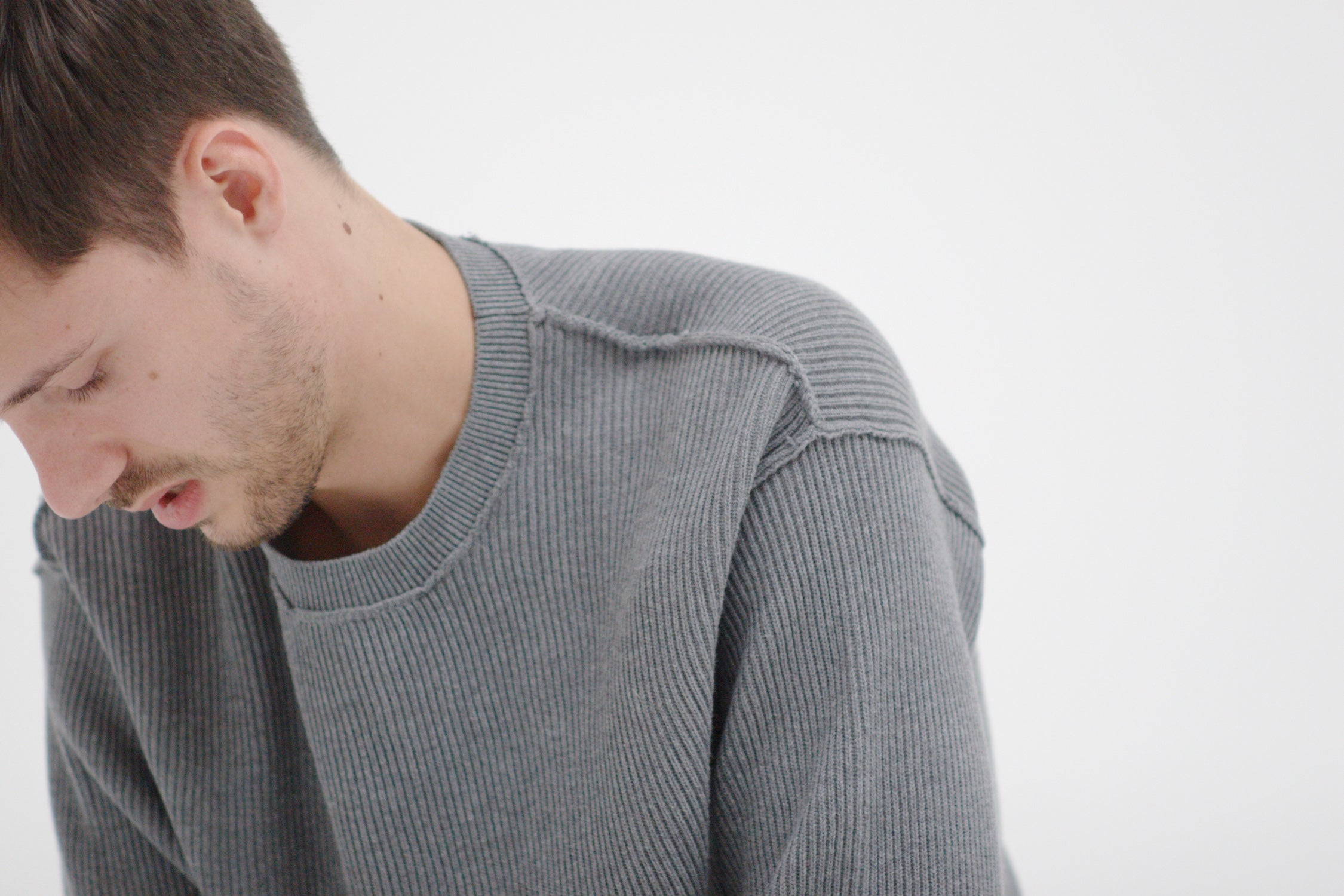 ISSUETHINGS / 25b/96-c-00/Knit - Gray