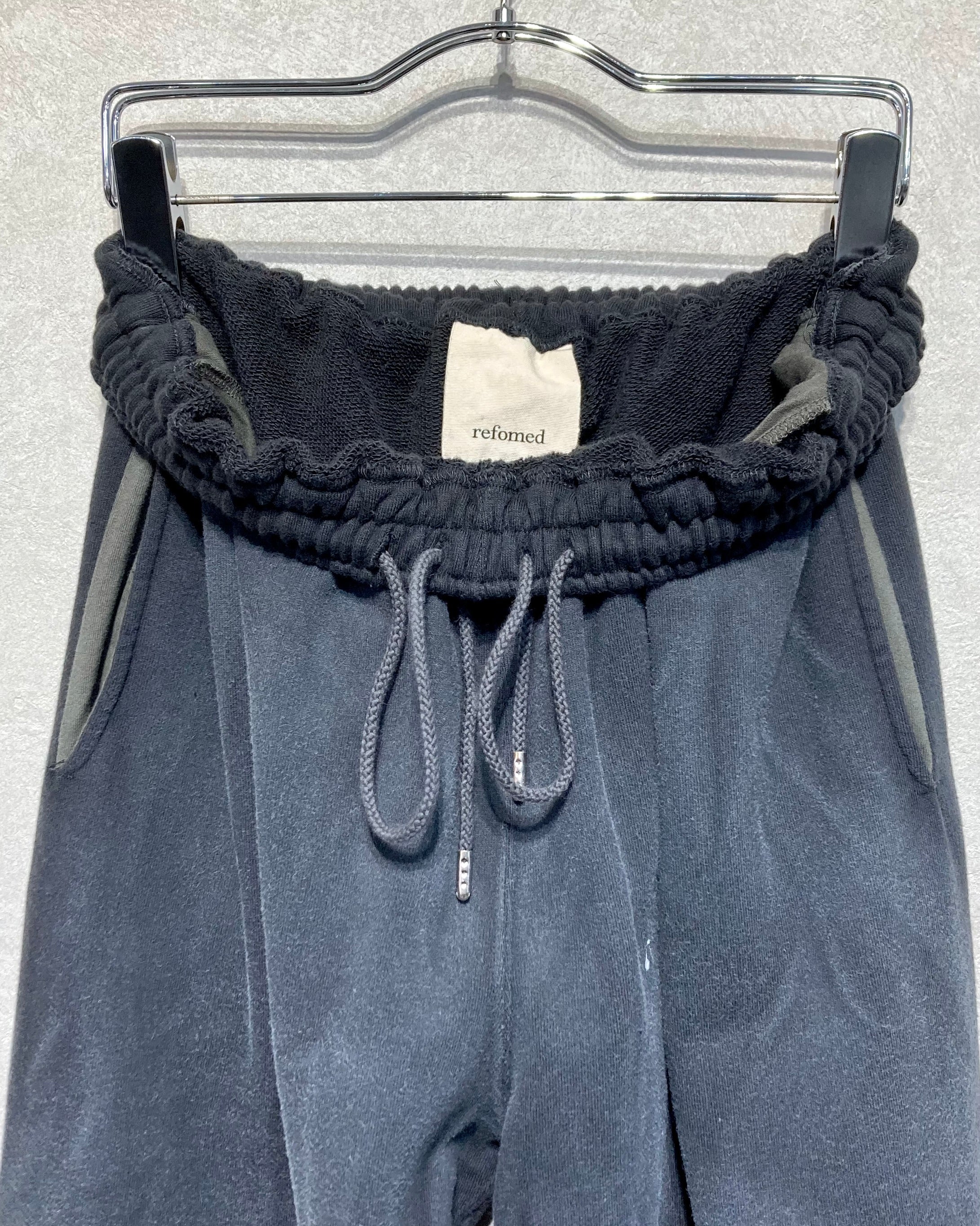 REFOMED / FRESH MAN SWEAT PANTS - Charcoal