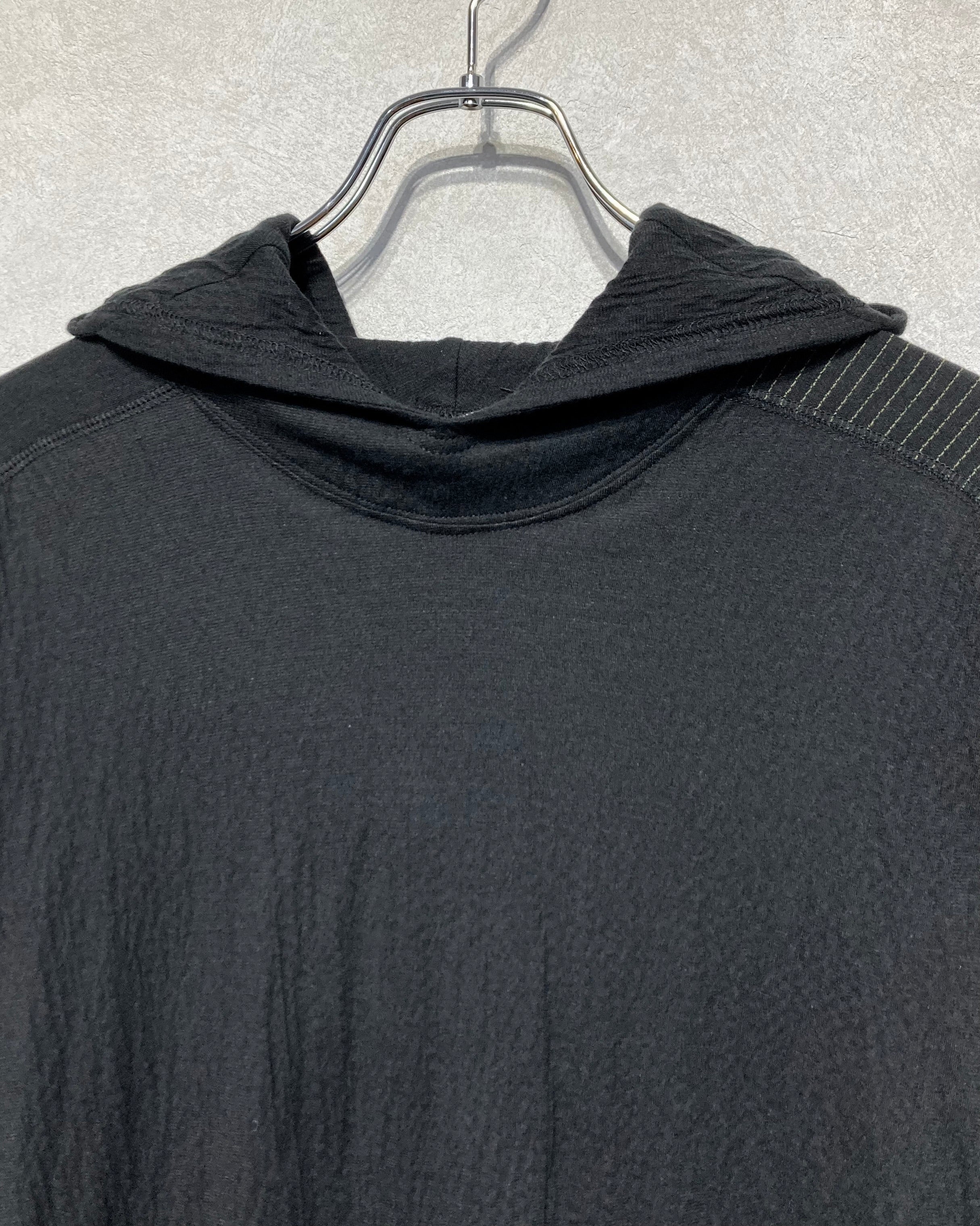 JIAN YE / GUAI HOOD LON T - Black