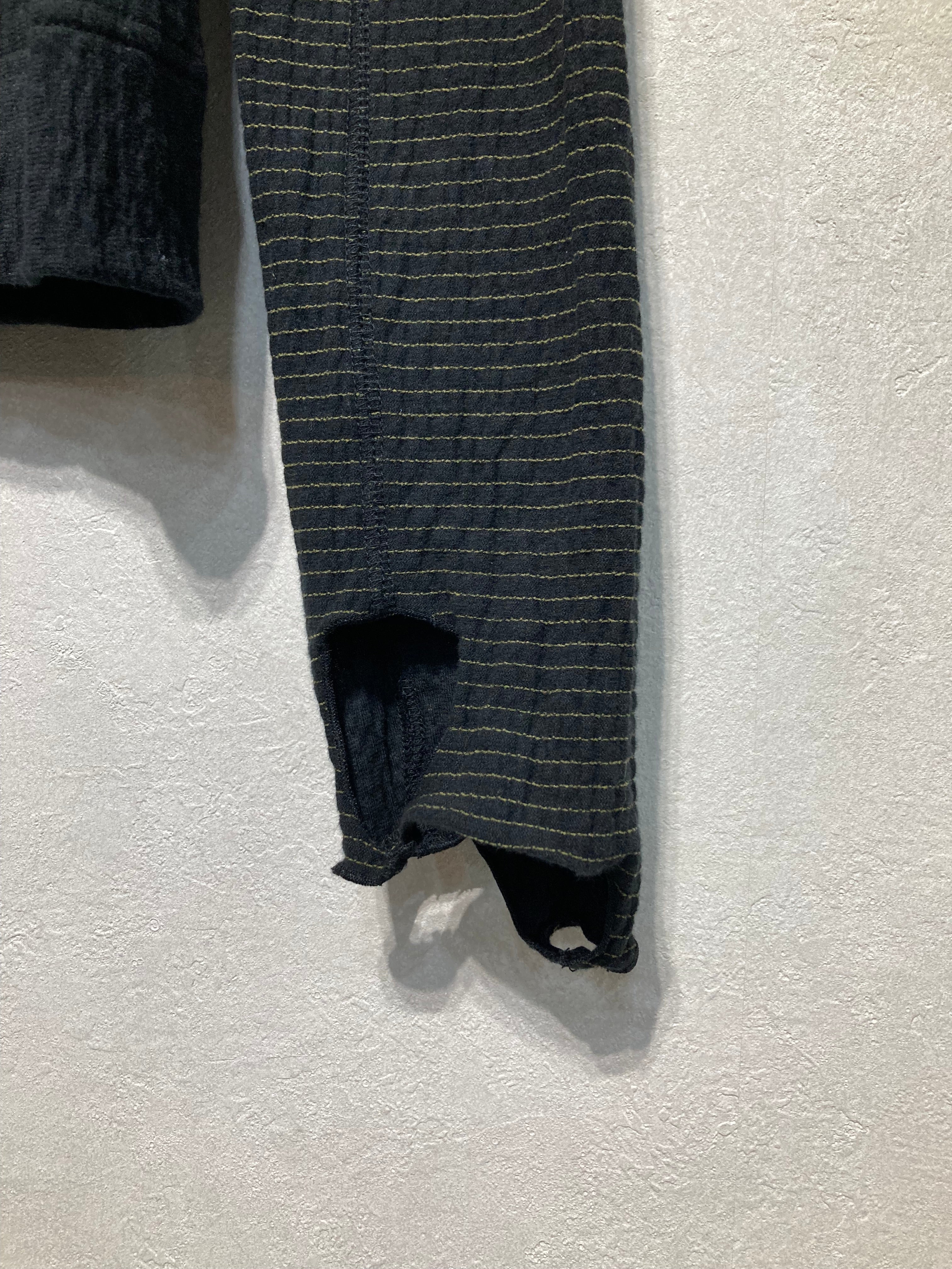 JIAN YE / GUAI HOOD LON T - Black