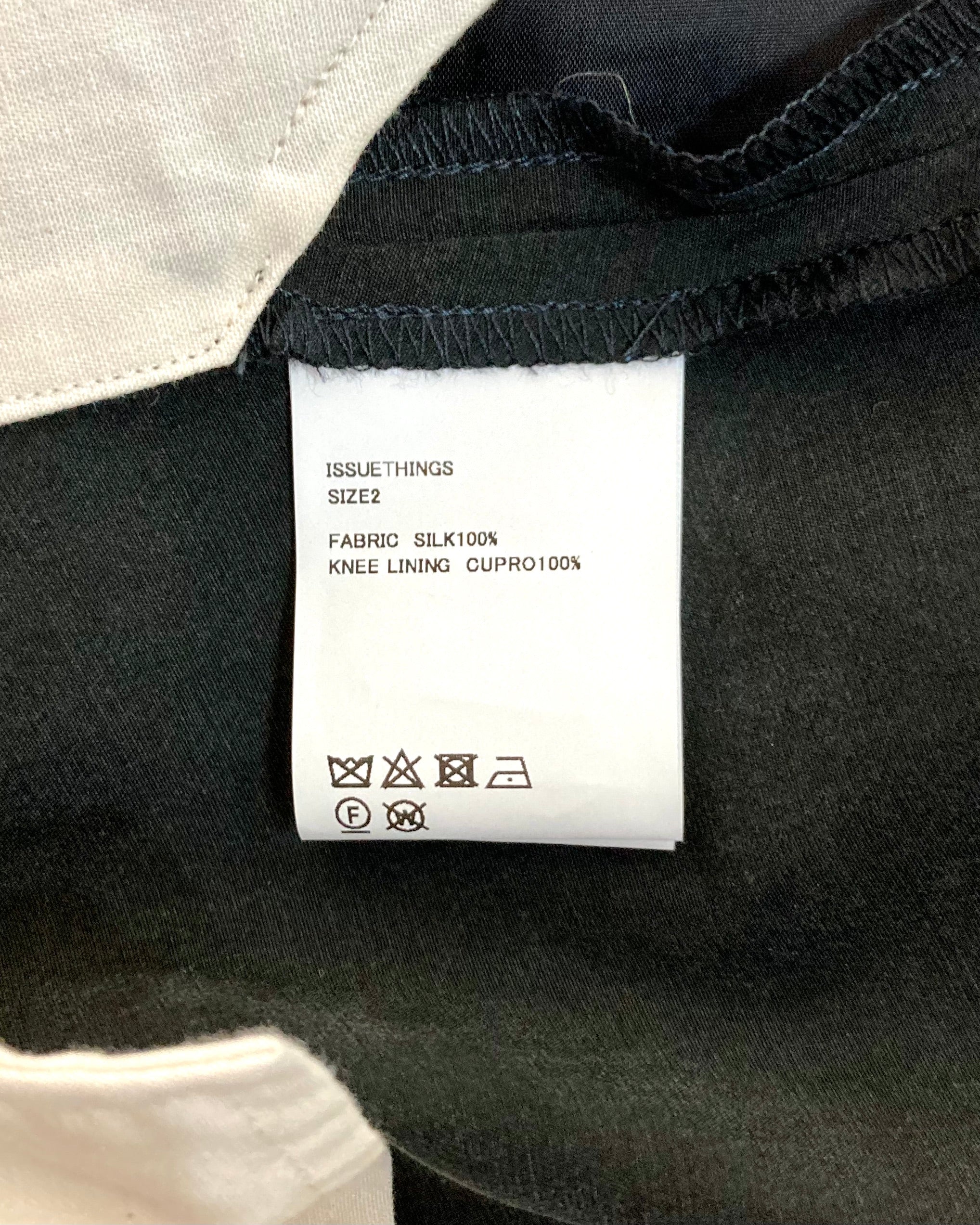 ISSUETHINGS / TYPE103/Slacks/Silk - Black