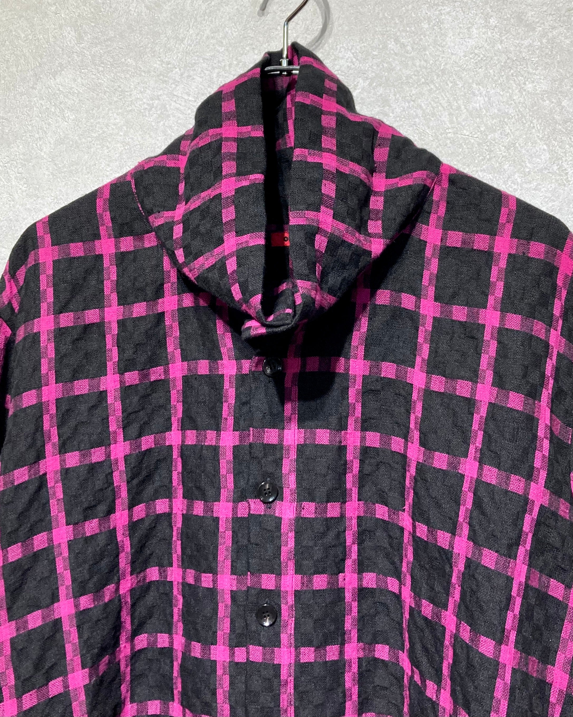 OIRA / HIGH NECK SHIRT - Linen black pink