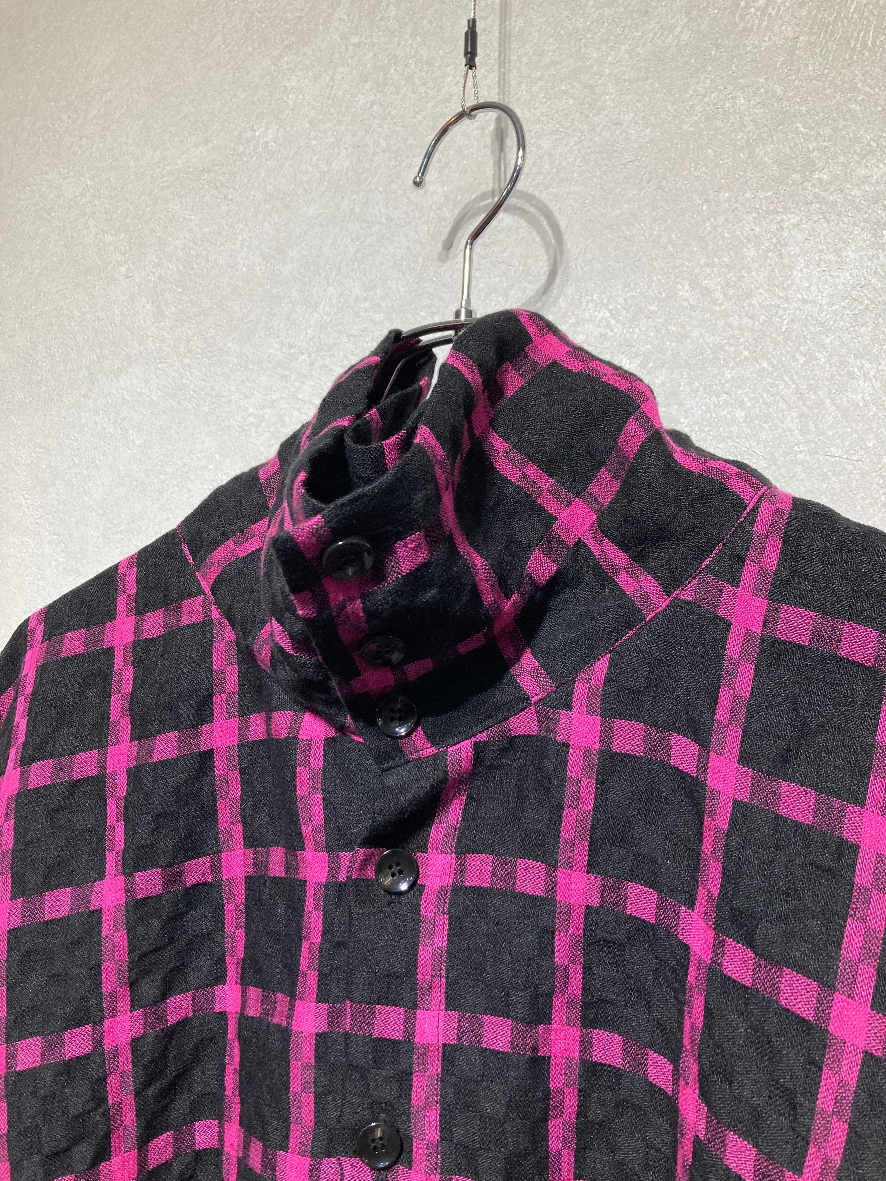 OIRA / HIGH NECK SHIRT - Linen black pink