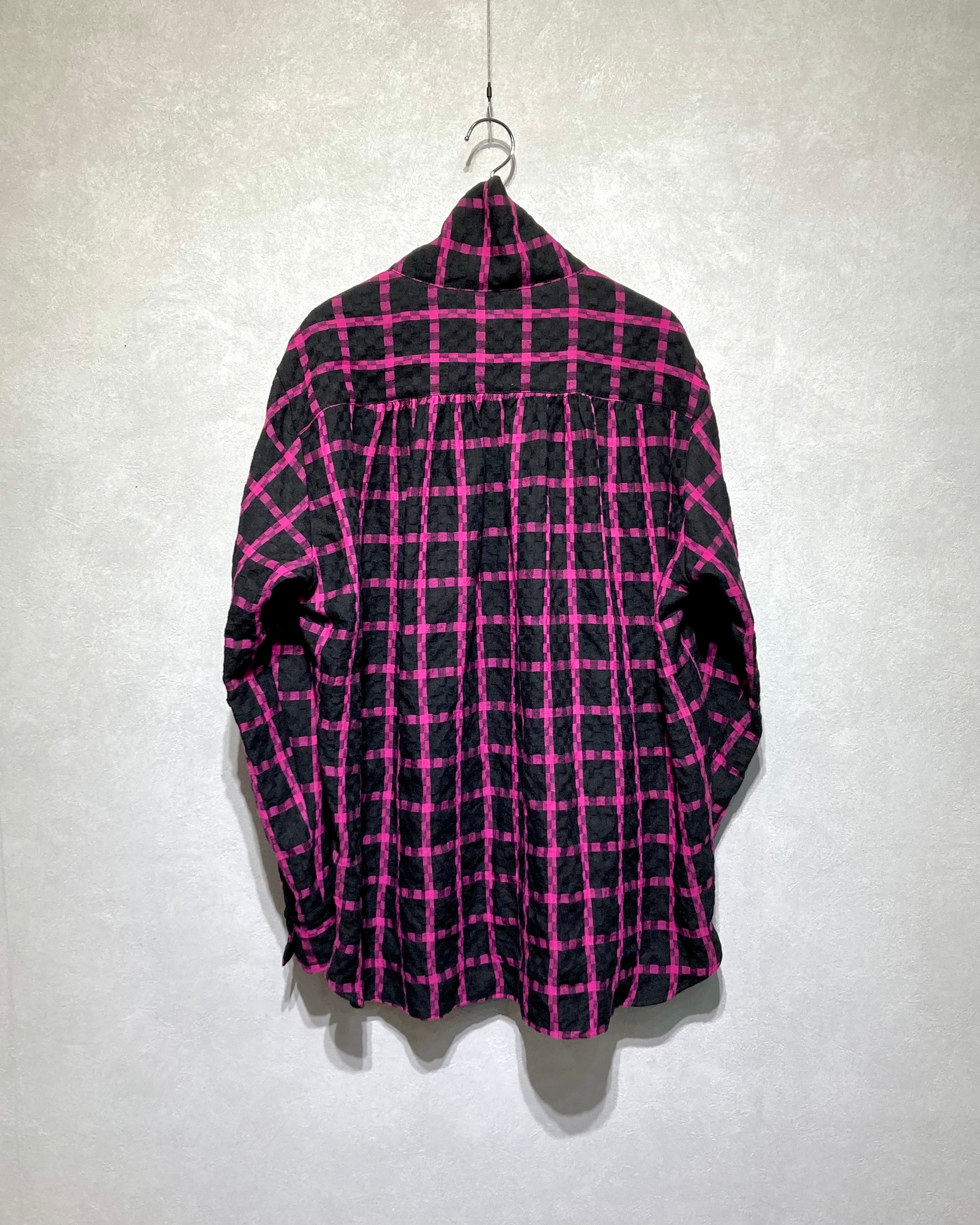 OIRA / HIGH NECK SHIRT - Linen black pink