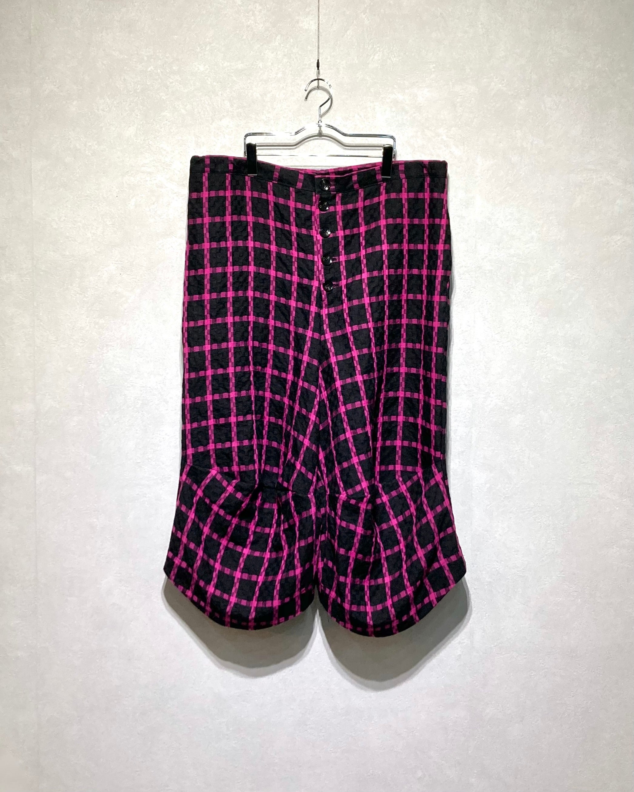OIRA / KAKKE SHORTS - Linen black pink