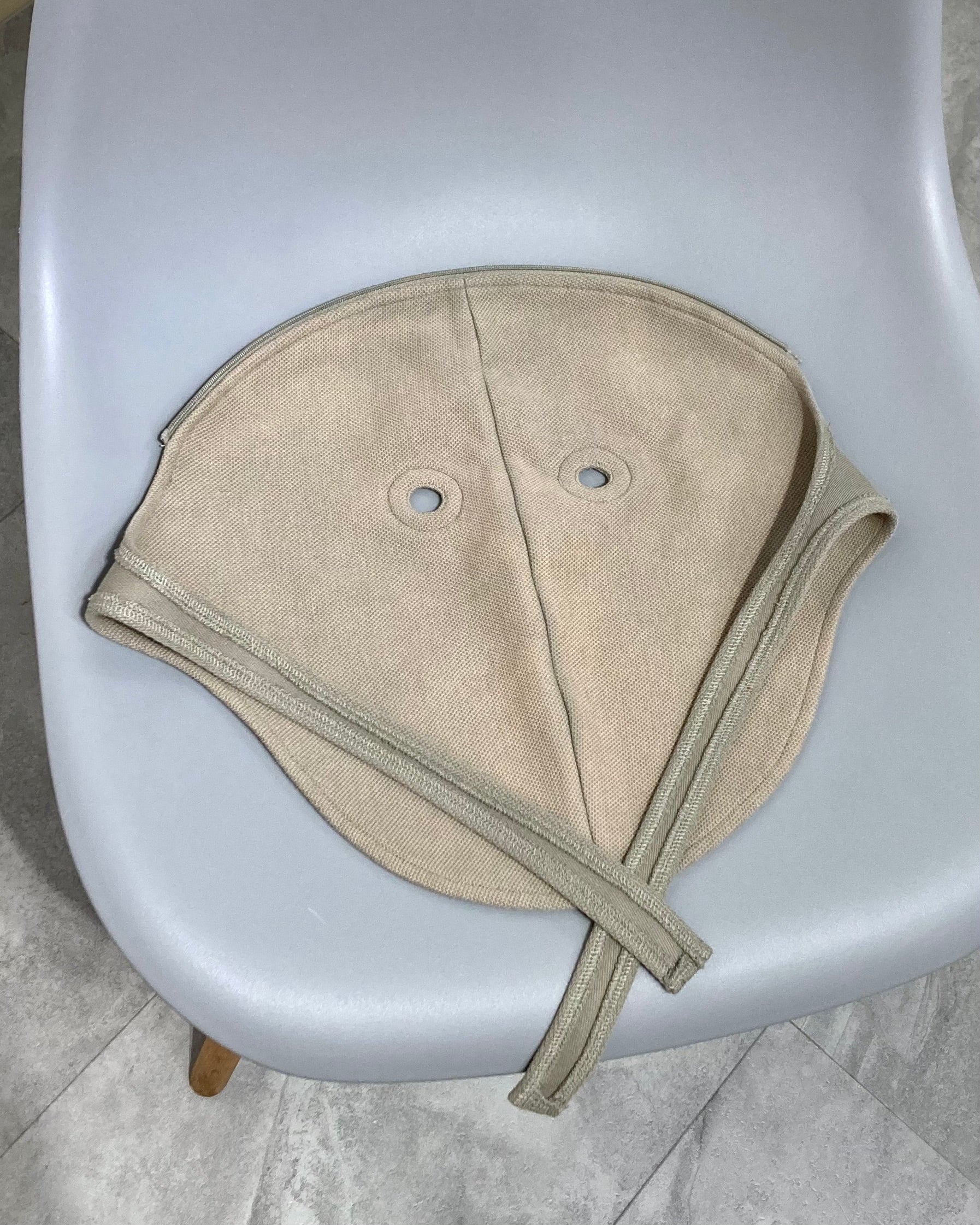JIAN YE / GUAI MASK HOOD - Ecru