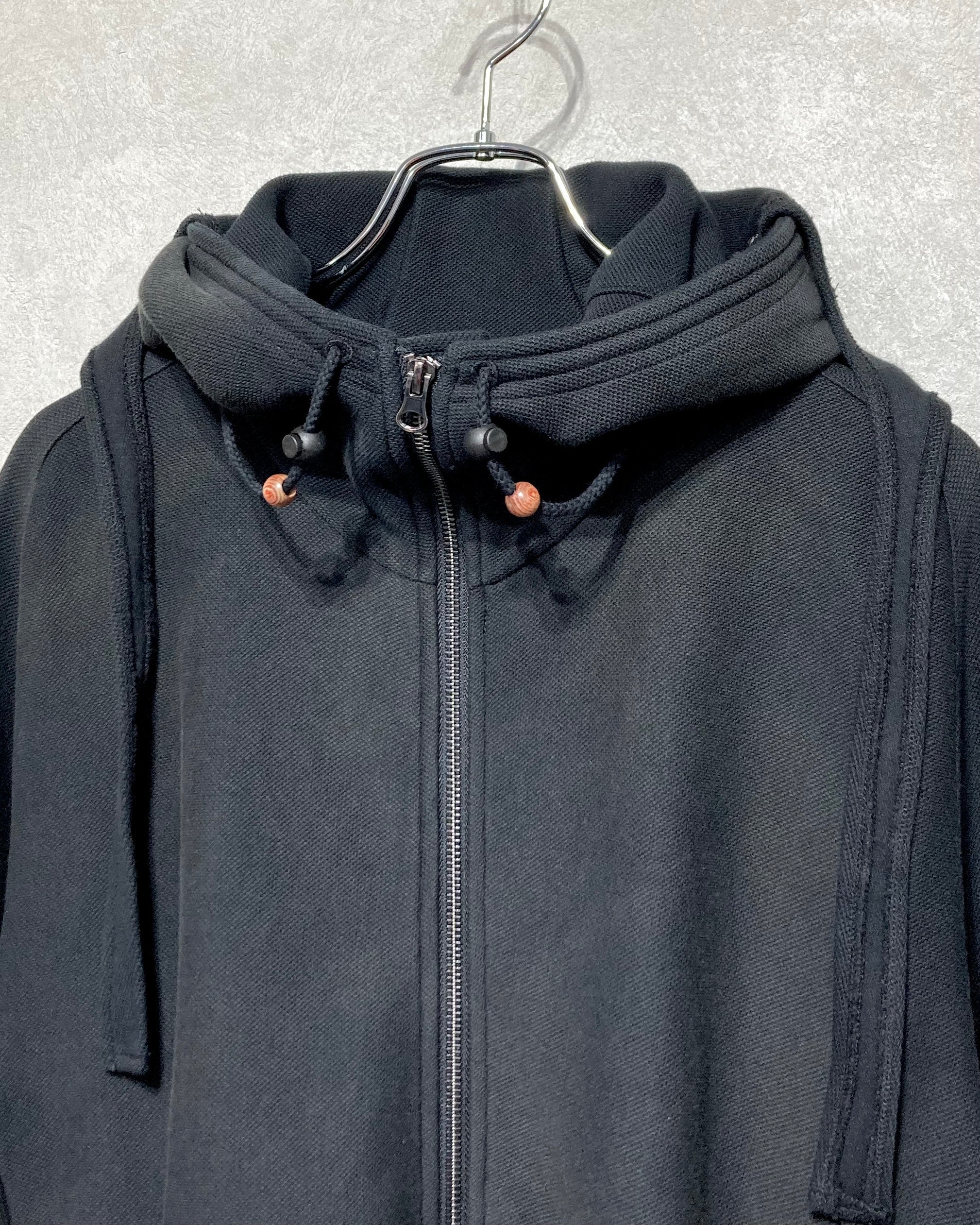 JIAN YE / GUAI MASK HOOD - Black