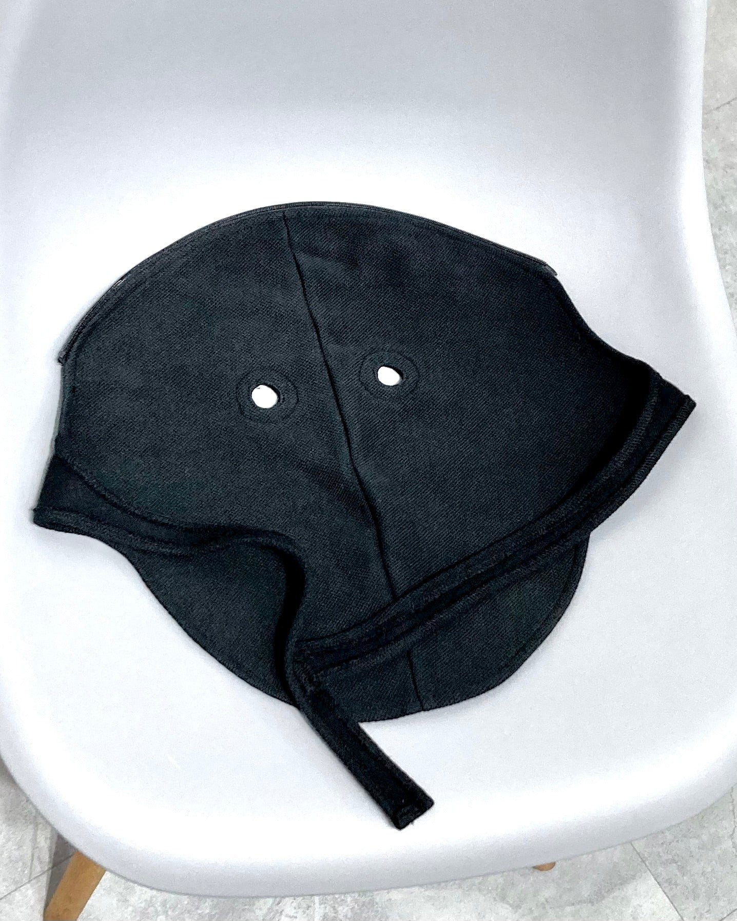 JIAN YE / GUAI MASK HOOD - Black