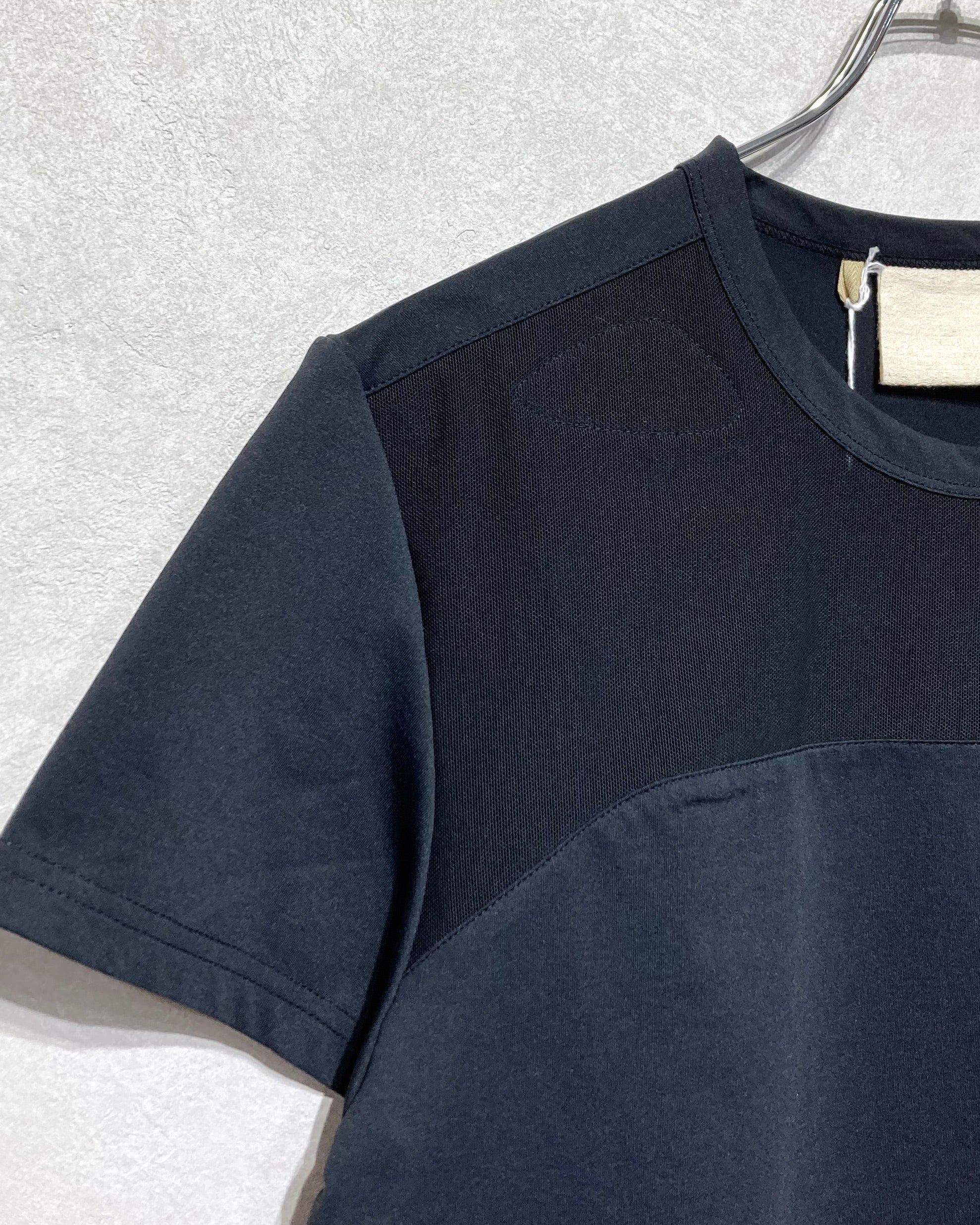 JIAN YE / FANG TRAIN T - Black