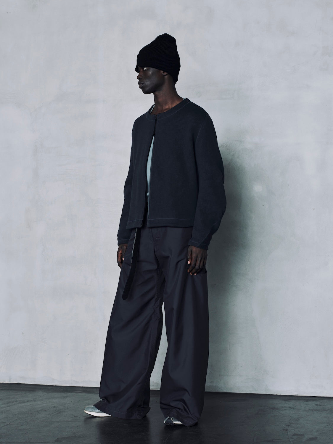 OPPOSE DUALITY / NO COLLAR RIB ZIP TOP - Black